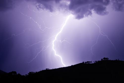 New evidence on lightning strikes: Mountains a lot less stable than we think