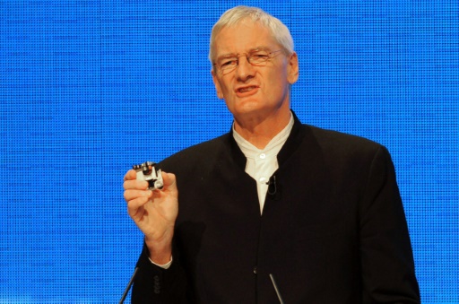 Dyson to electric cars by 2020