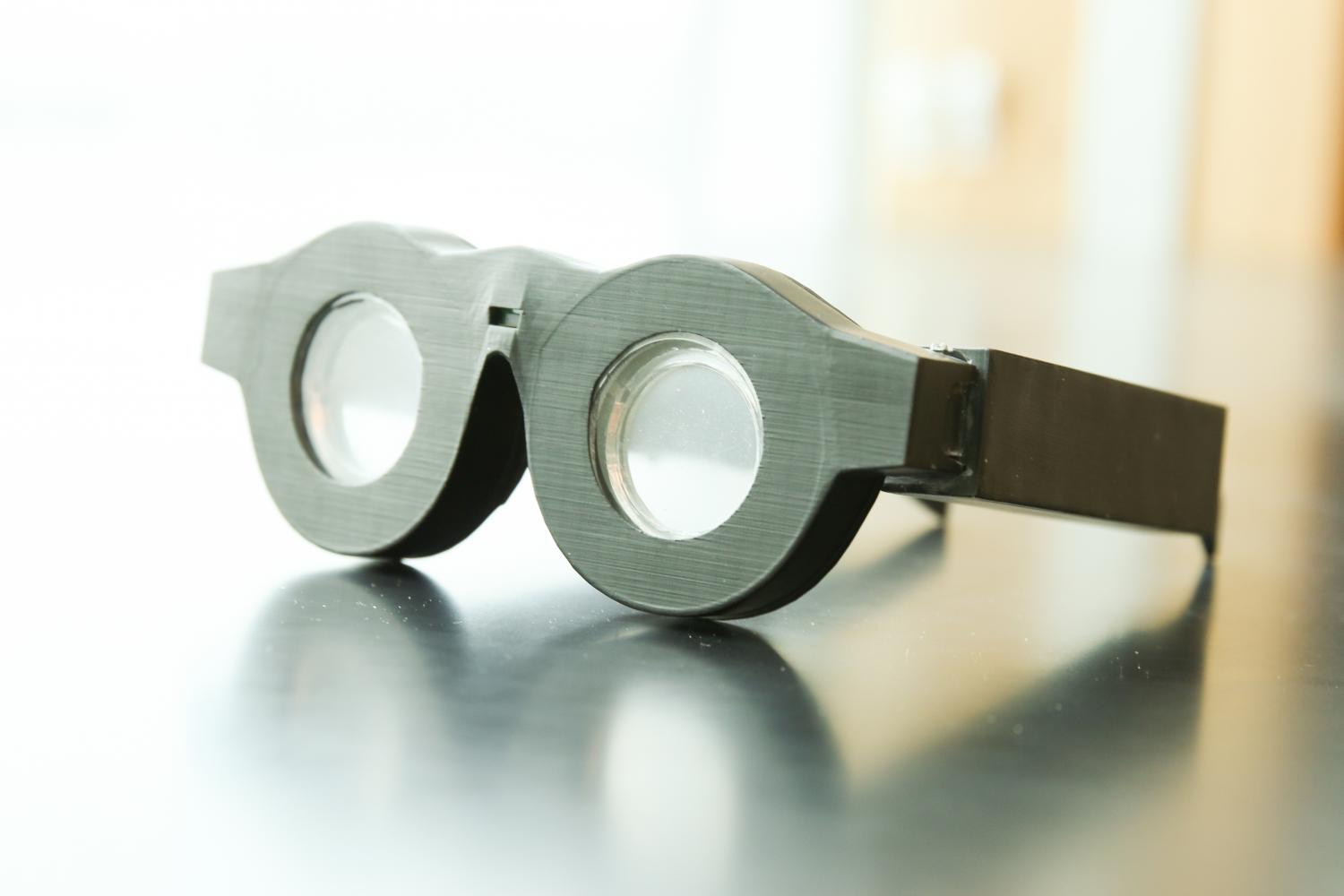 Engineers develop 'smart glasses' that automatically focus on what wearer  sees