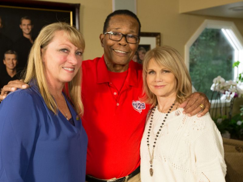 Baseball great rod carew owes his life to NFL player's