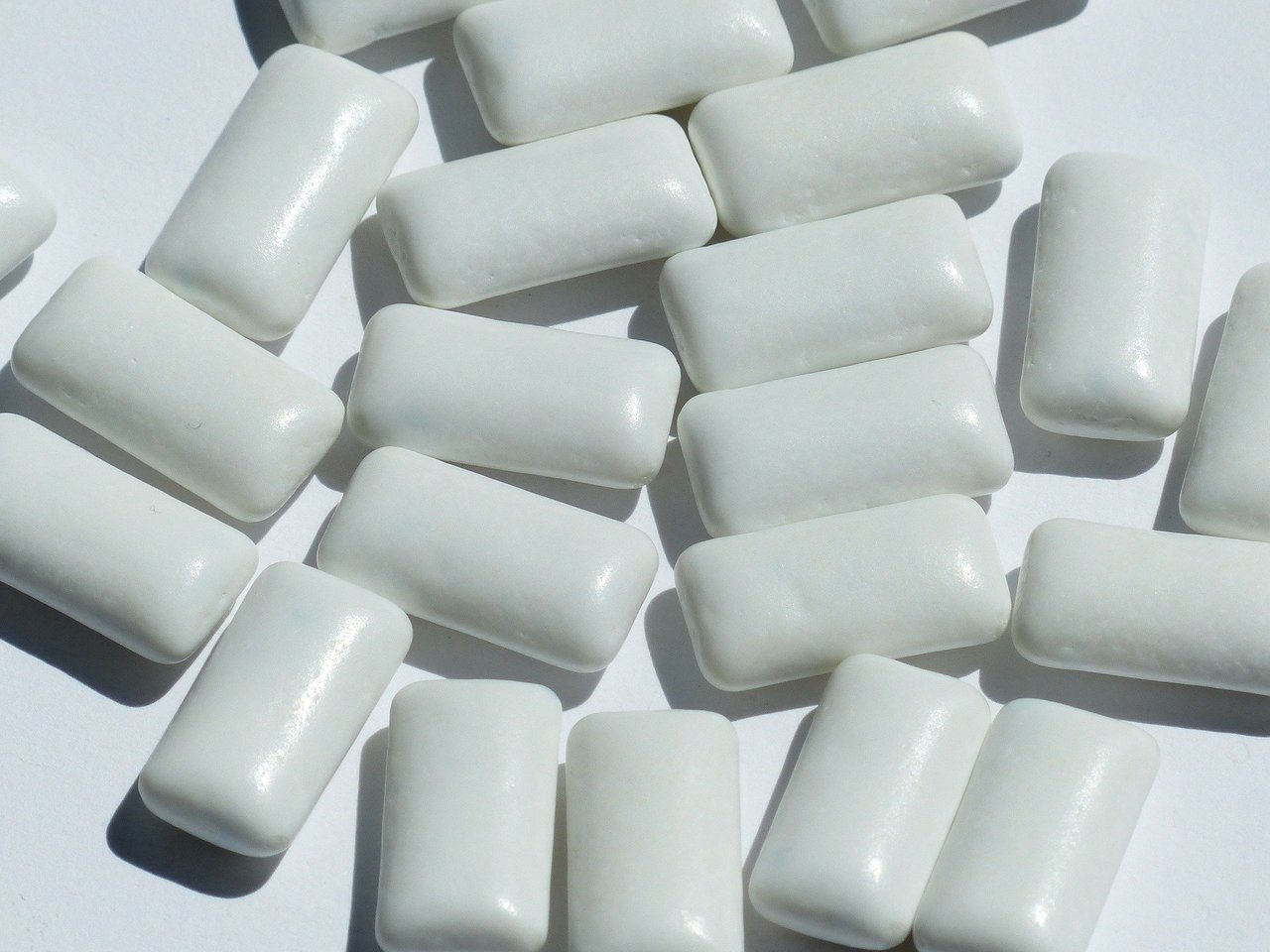 Study finds that chewing gum while walking affects both physical and  physiological functions