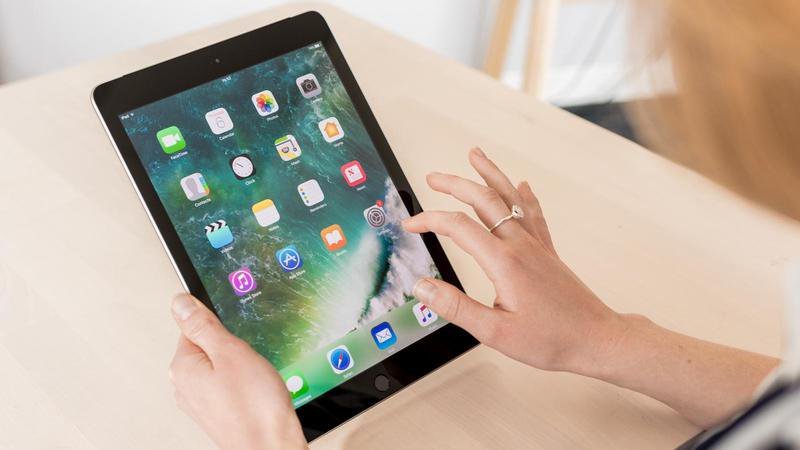 Review: Apple's New iPad is the best tablet for almost everybody