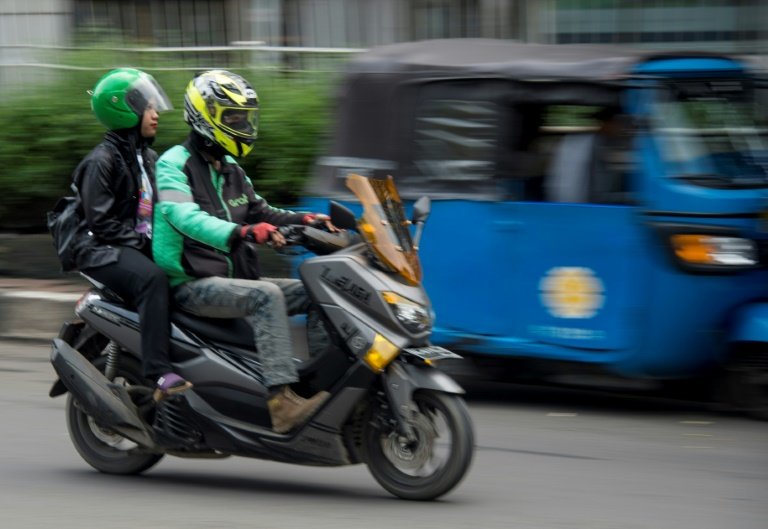 Ride-hailing apps run Indonesian tuk-tuks off road