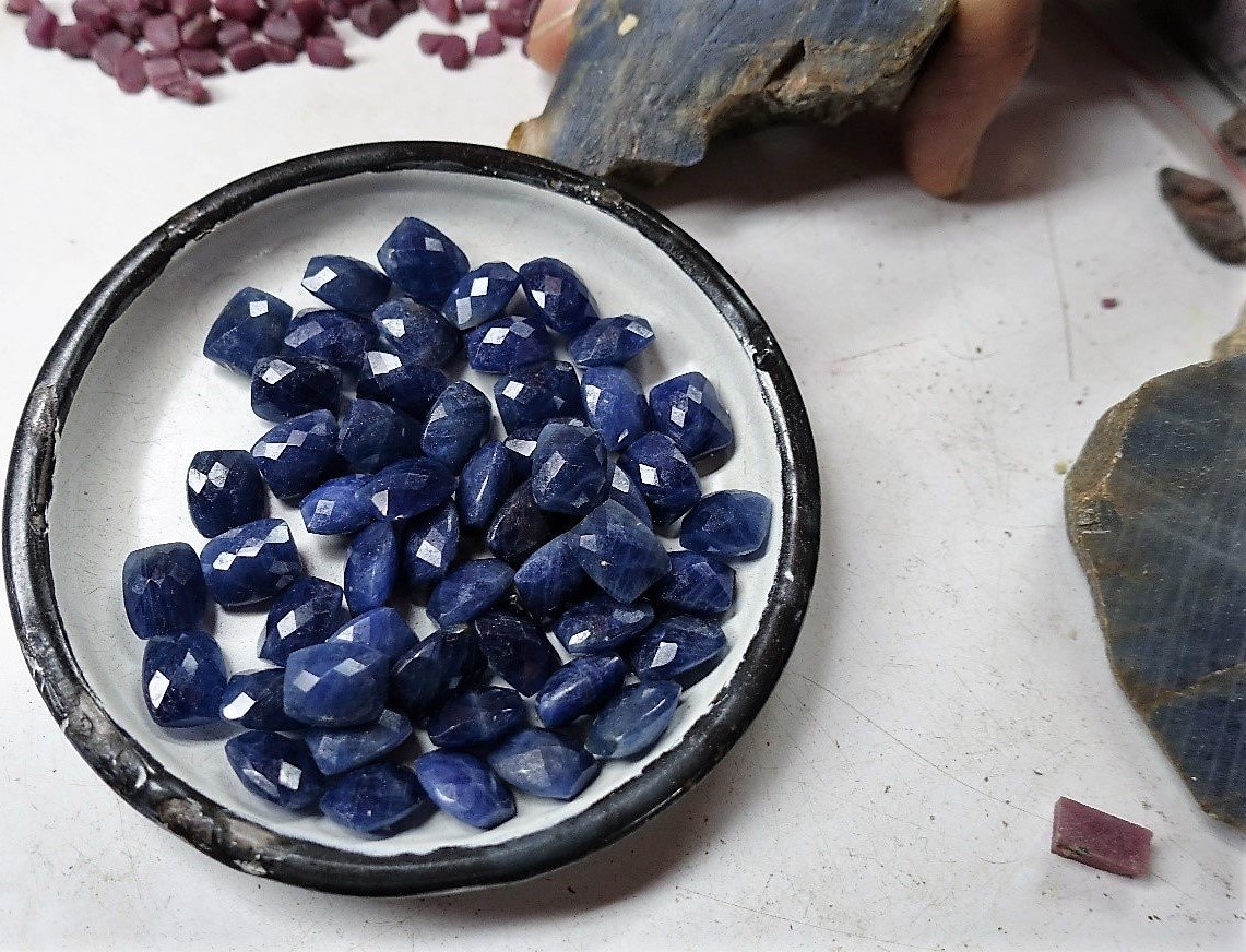 500cts lot earth mined natural uncut south African blue sapphire loose gemstone 