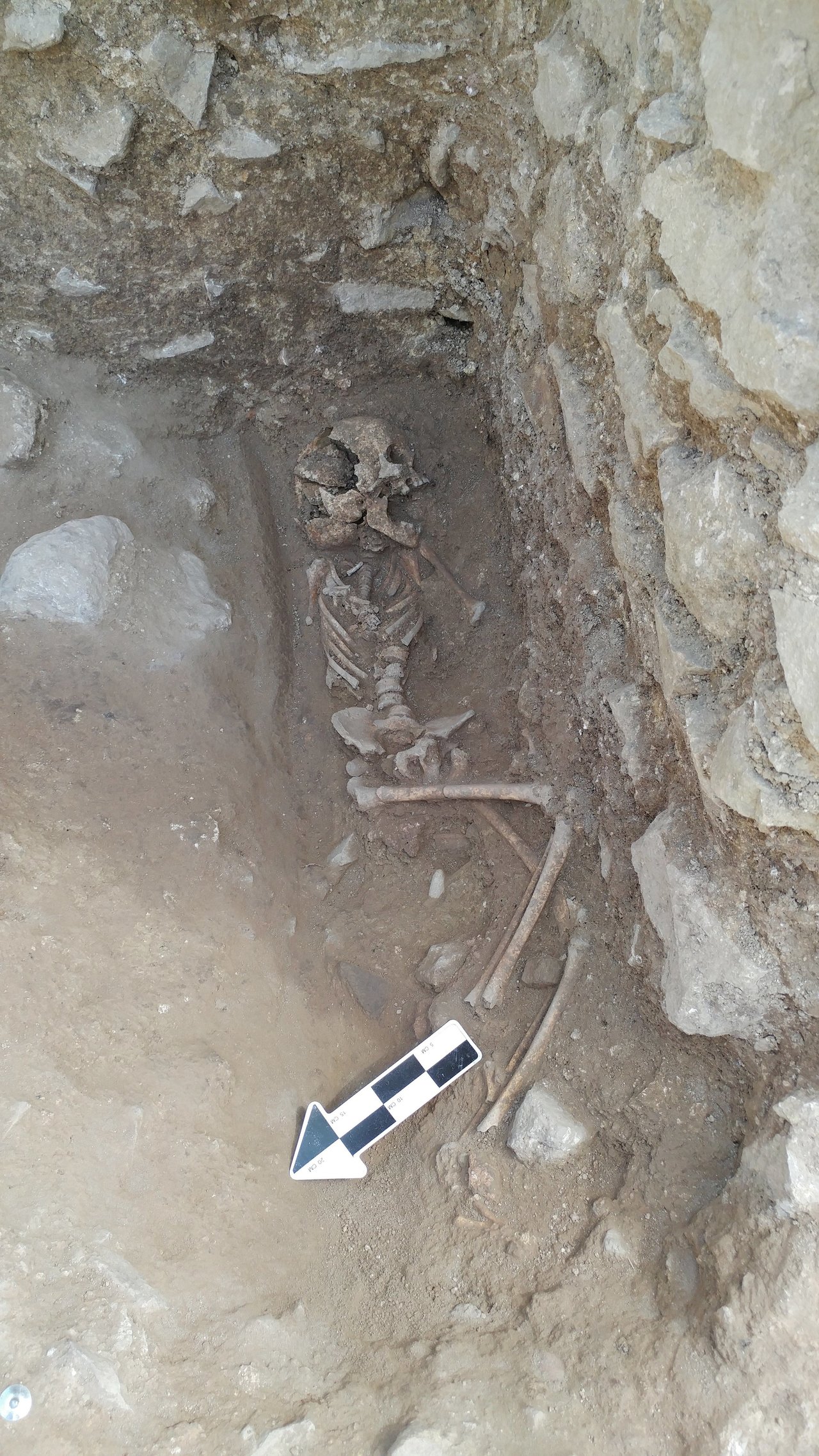 Раскопки древних могил вампиров