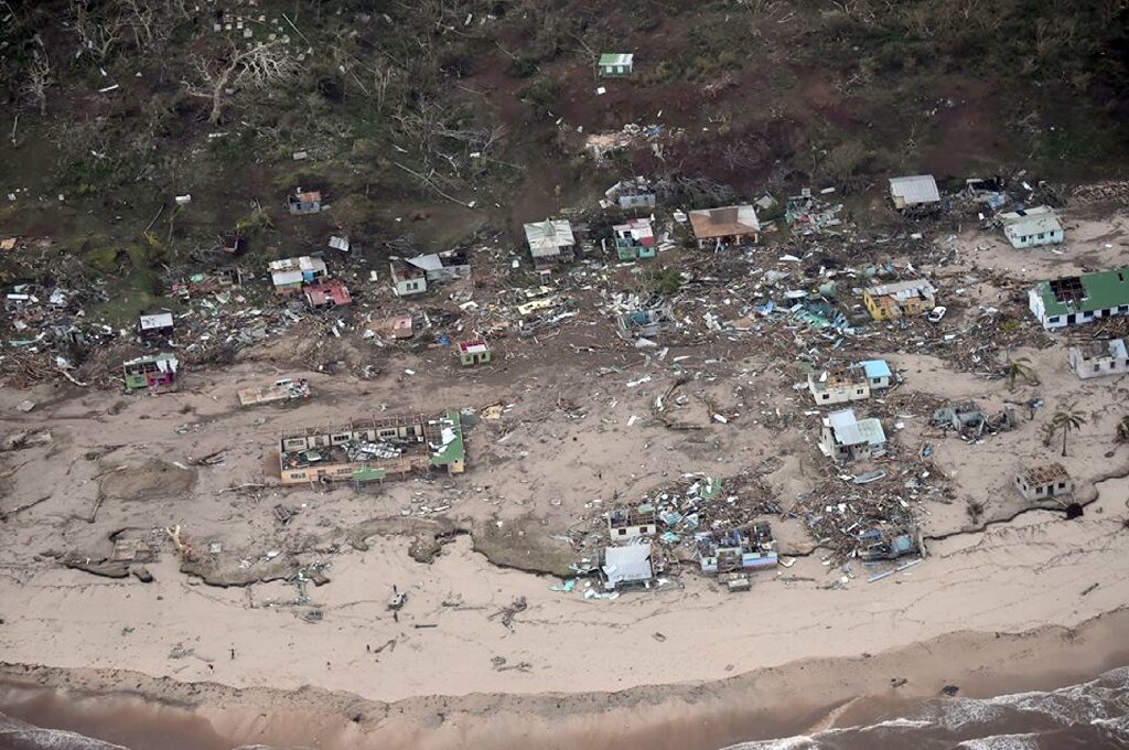 Hundreds flee lowlands as Cyclone Sarai sweeps past Fiji