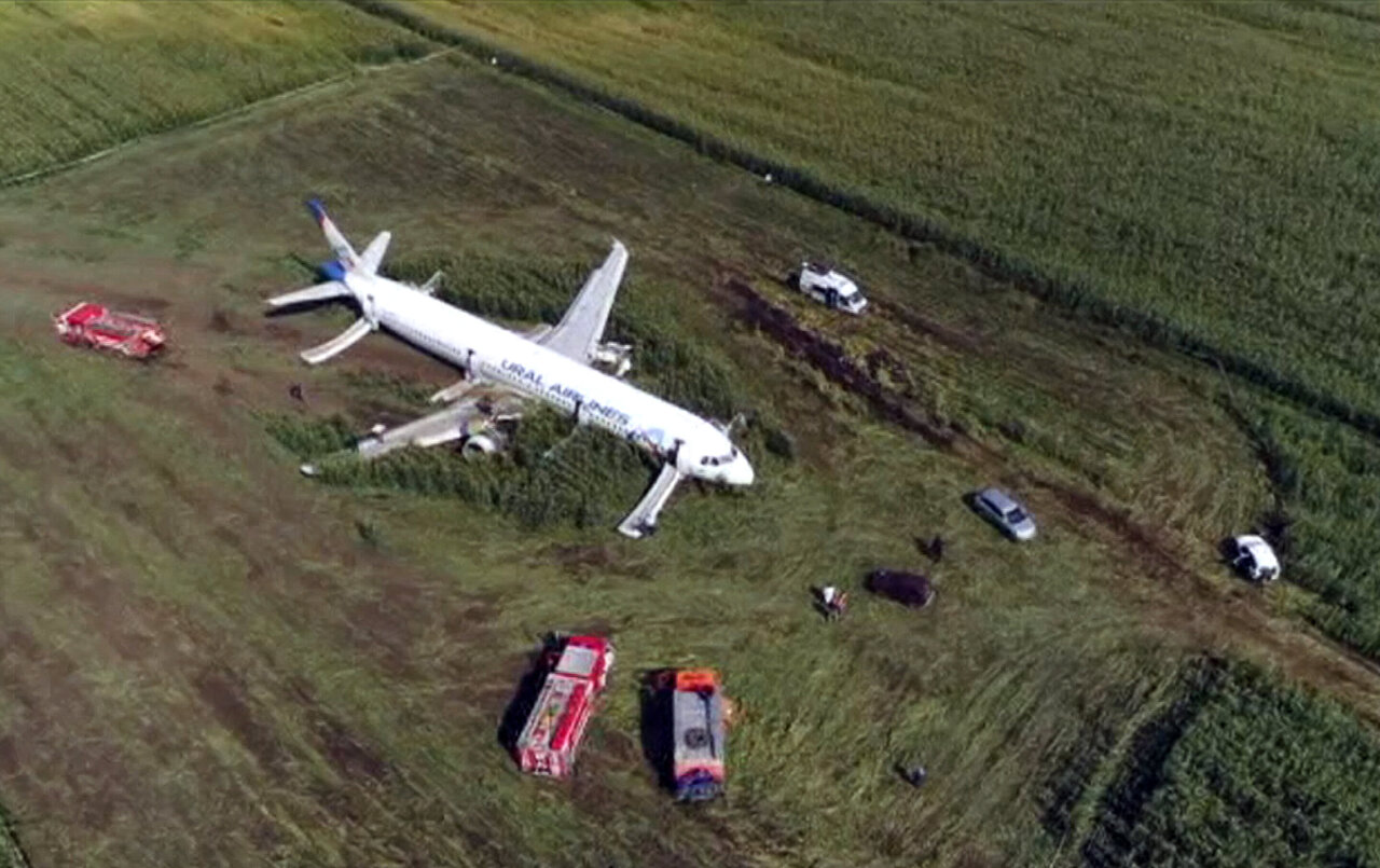 фото самолета упавшего на детский сад