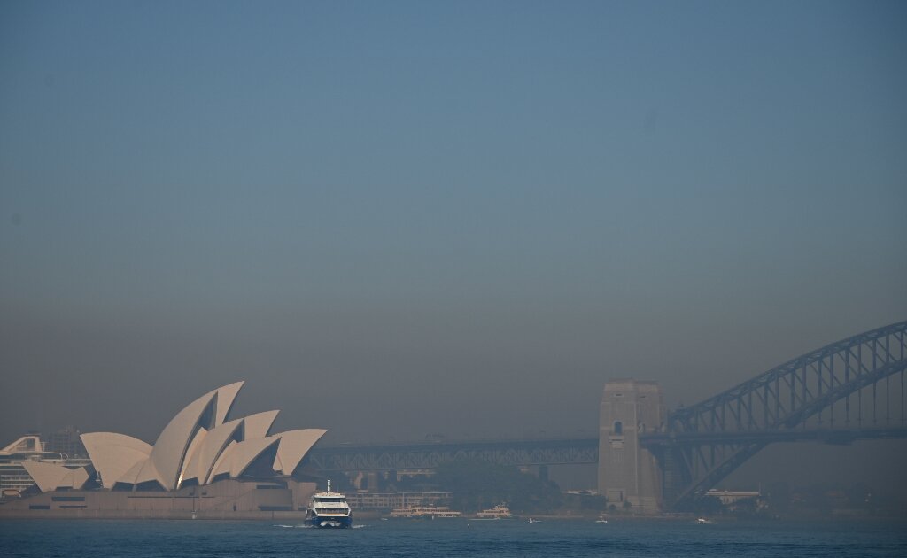 Smoke Haze Blankets Sydney As Bushfire Threat Rises