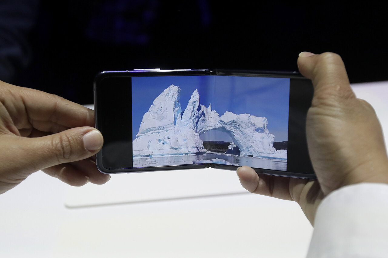 Samsung Unveils Its New Foldable Phone The Galaxy Z Flip