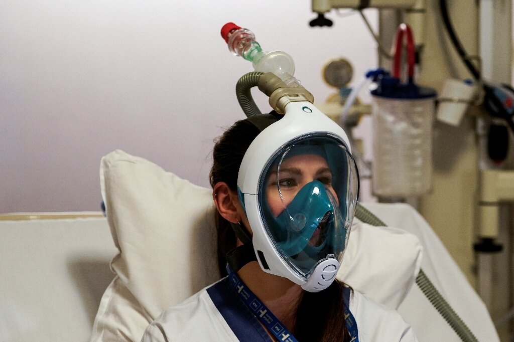 Hospitals turn to snorkel masks to ease 