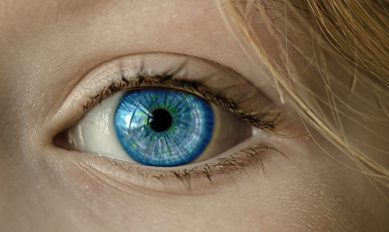Blue light isn't the main source of eye fatigue and sleep loss - it's your  computer