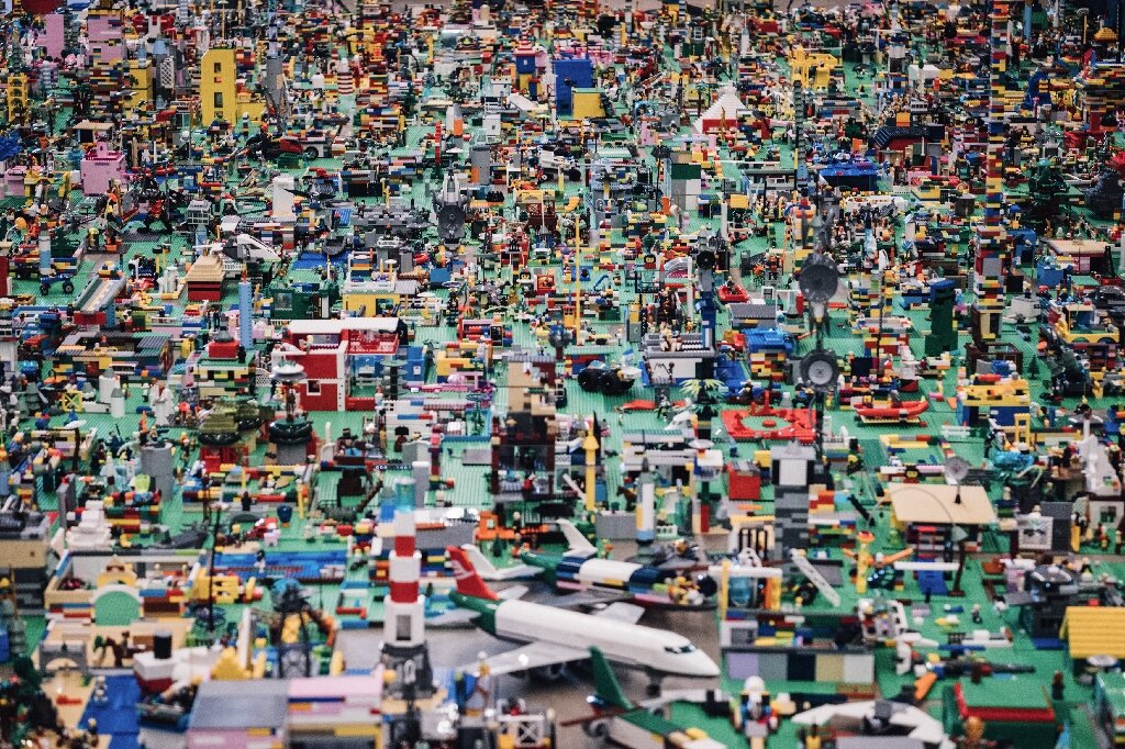 ankomst fordøjelse del Lego's colourful plastic bricks to go green