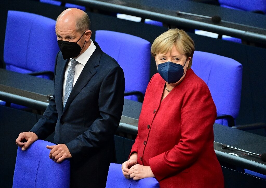 German leaders huddle to finalise emergency COVID plan