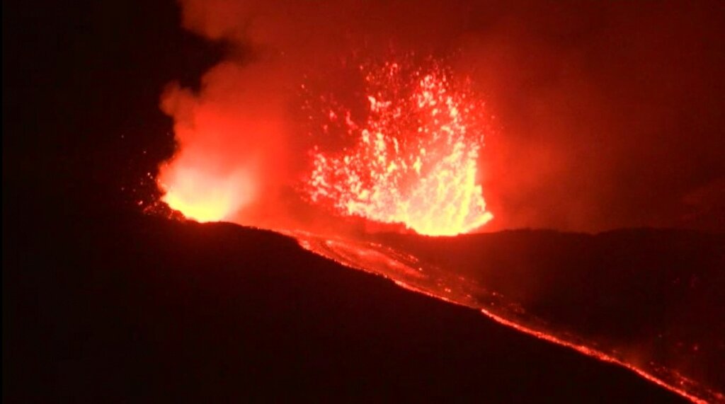 Etna spits smoke and ash into spectacular new eruption