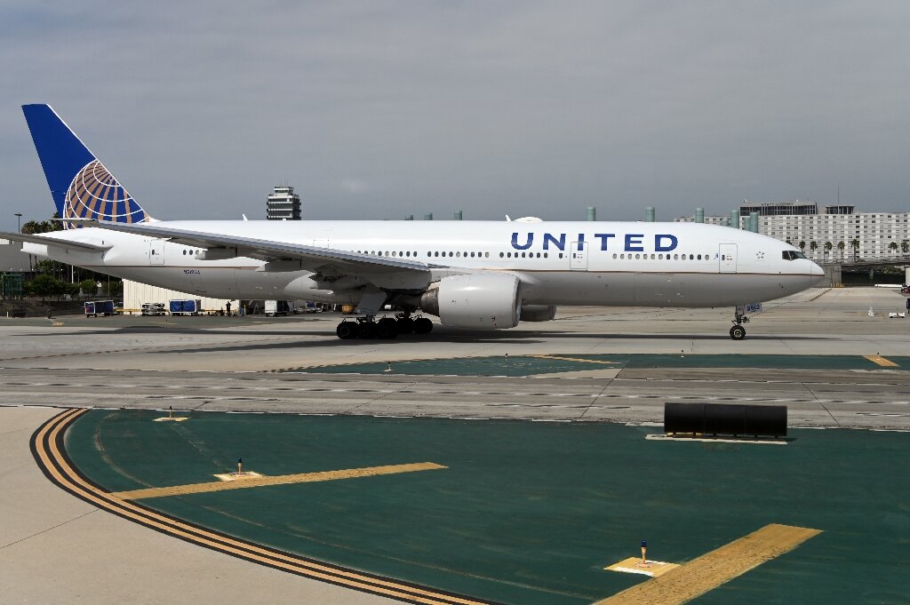 United Airlines unveils record jet order in bet on travel recovery
