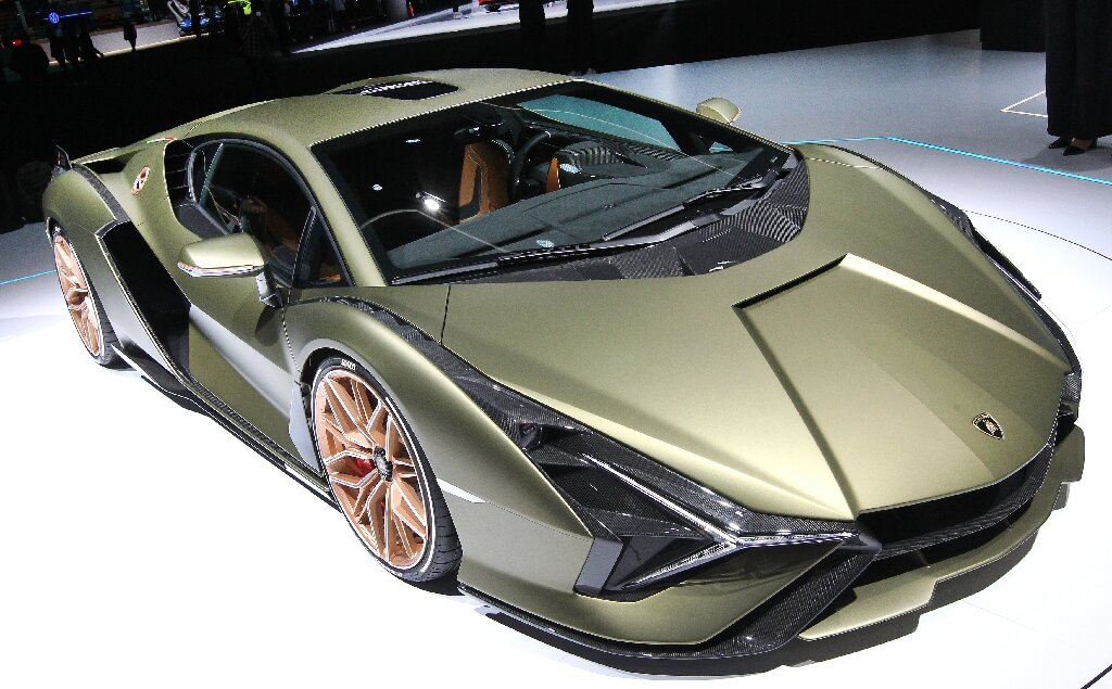 Lamborghini hits accelerator on electric future