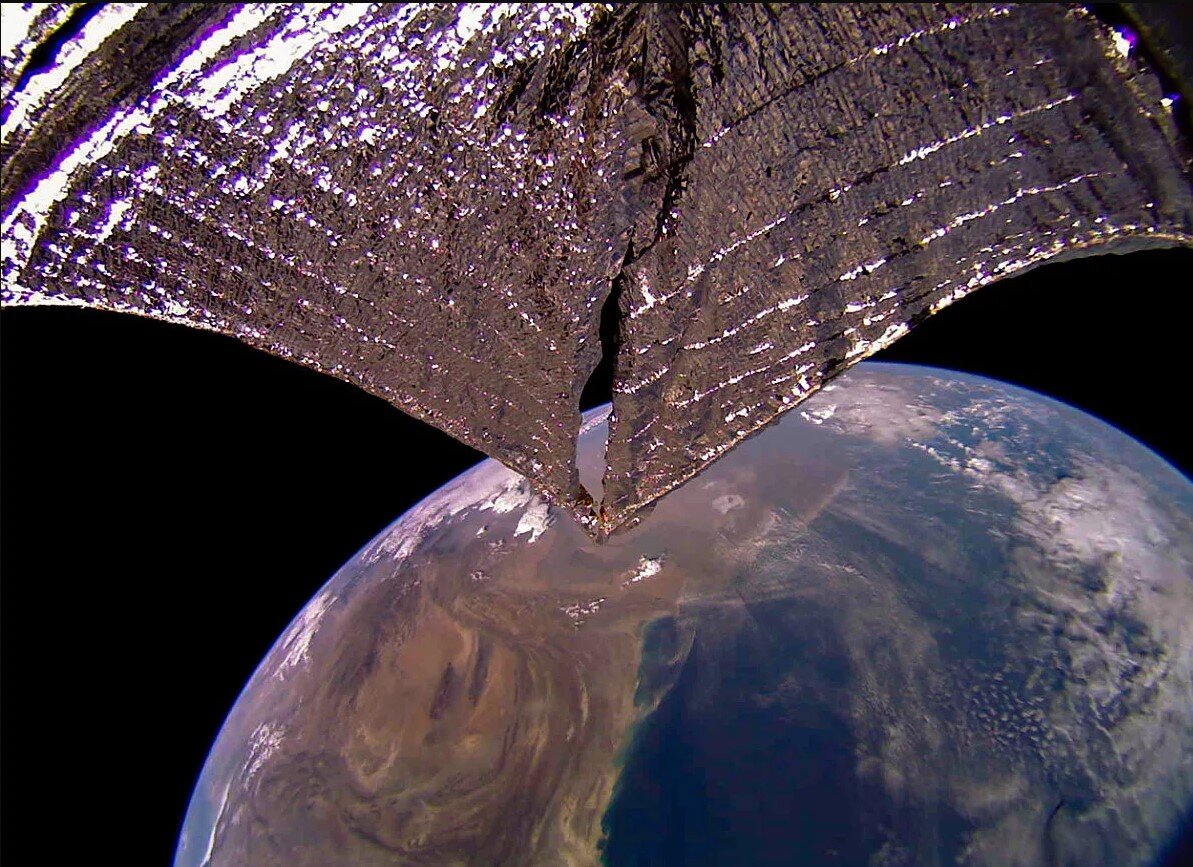 Photo of LightSail 2 vole depuis 30 mois maintenant, ouvrant la voie à de futures missions de voile solaire