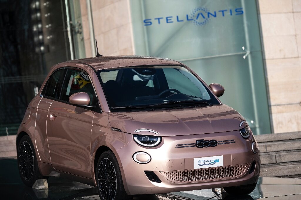 Auto giant Stellantis posts strong profit in inaugural first half