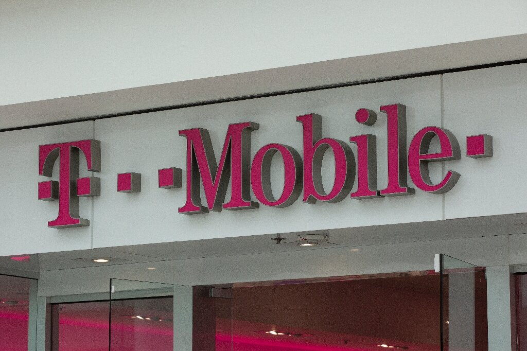 T-Mobile acknowledges breach of customer data, launches probe