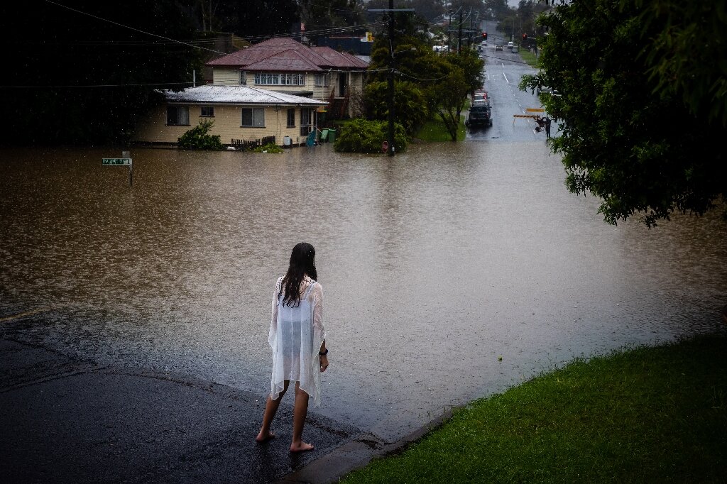 #Australian ‘rain bomb’ floods claim sixth life