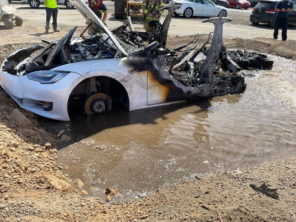 US firefighters adapt to ‘new hazards’ in electric car blazes