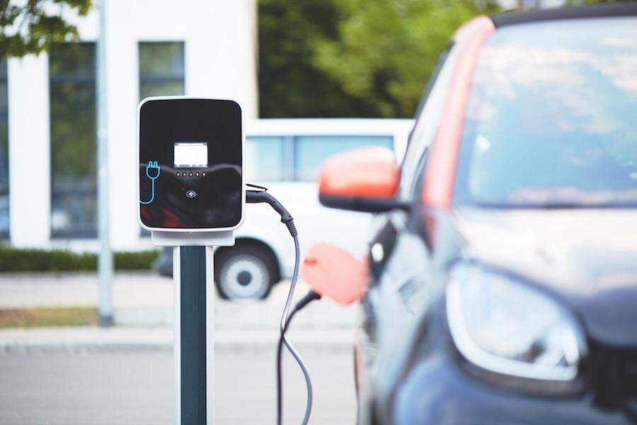 electric-vehicle-buyers-want-rebates-not-tax-credits
