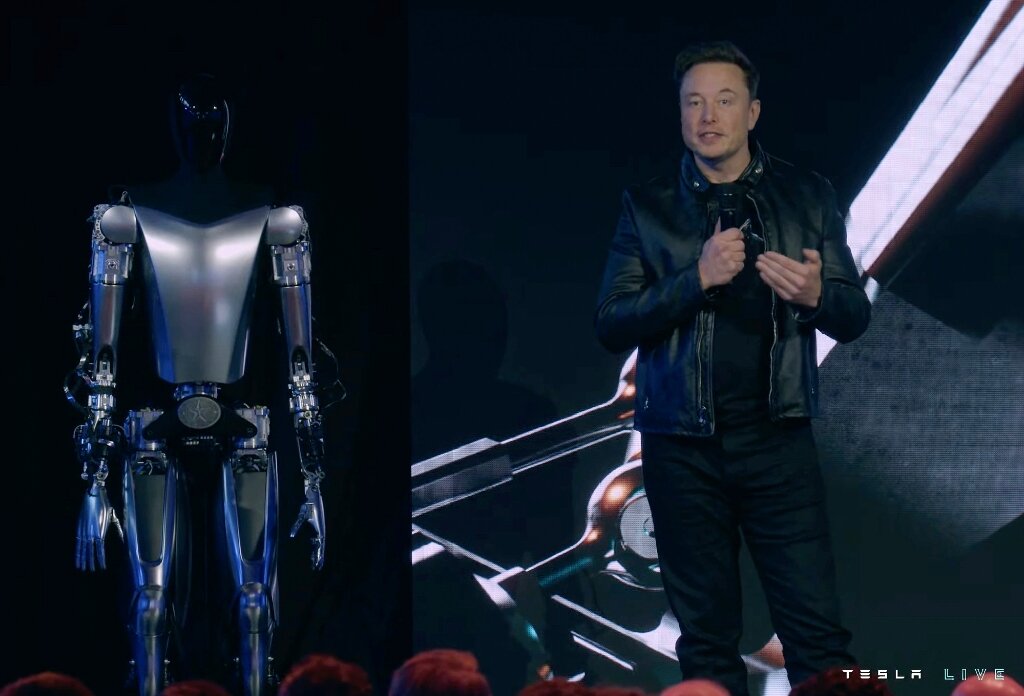 #Musk teases ‘useful’ humanoid robot