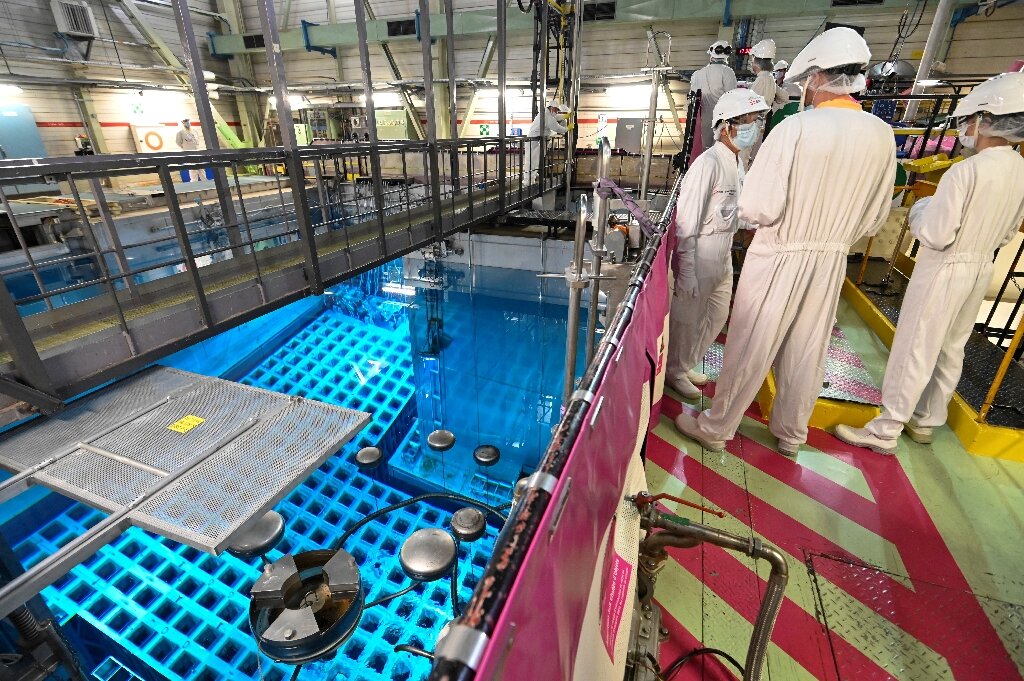 Report says new nuclear reactor is risky; utilities disagree