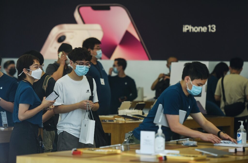 iPhone maker Pegatron halts Shanghai production over COVID