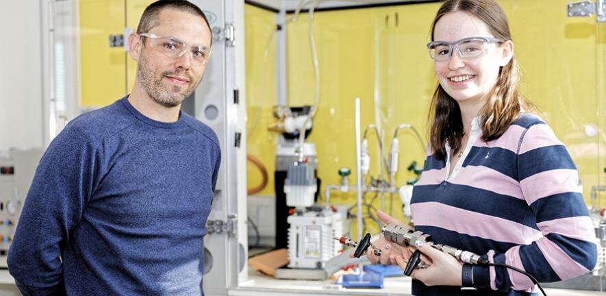 #Low-cost, battery-like device absorbs CO2 emissions while it charges