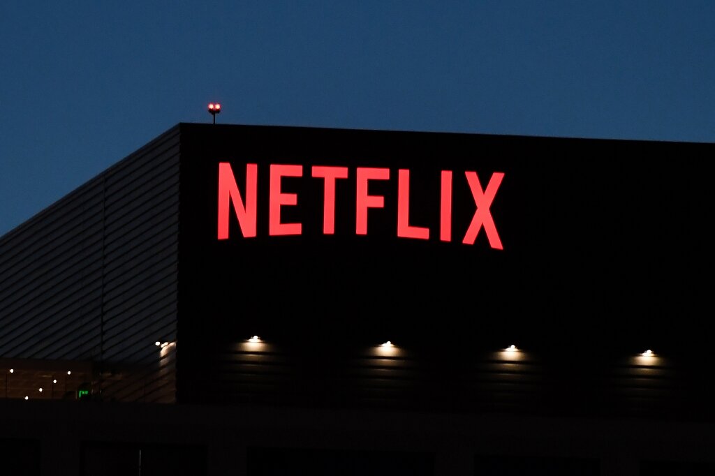 #Shareholder sues Netflix over subscriber slip