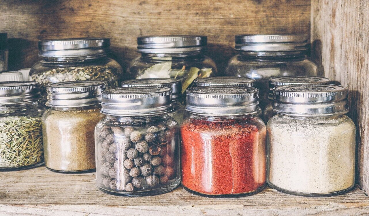 Study finds spice containers pose contamination risk during food  preparation