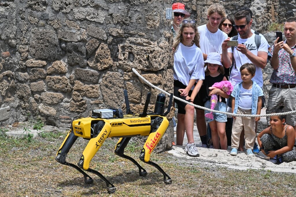 Italy’s Pompeii tests new guard dog—a robot named Spot