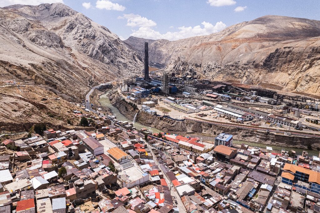 #Peruvian mining town at a crossroads