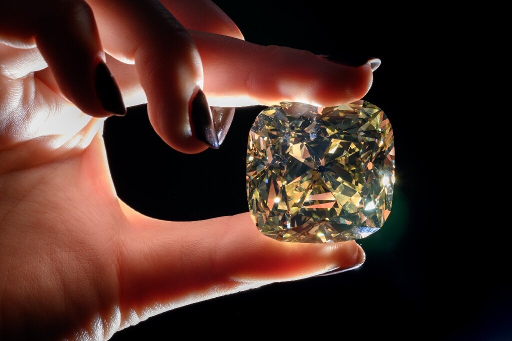 Sindssyge Ekspert Autonomi Biggest white diamond ever auctioned fetches $21.9 million