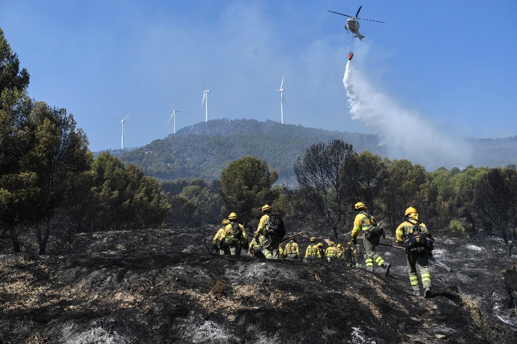 Portugal e Espanha combatem incêndios florestais