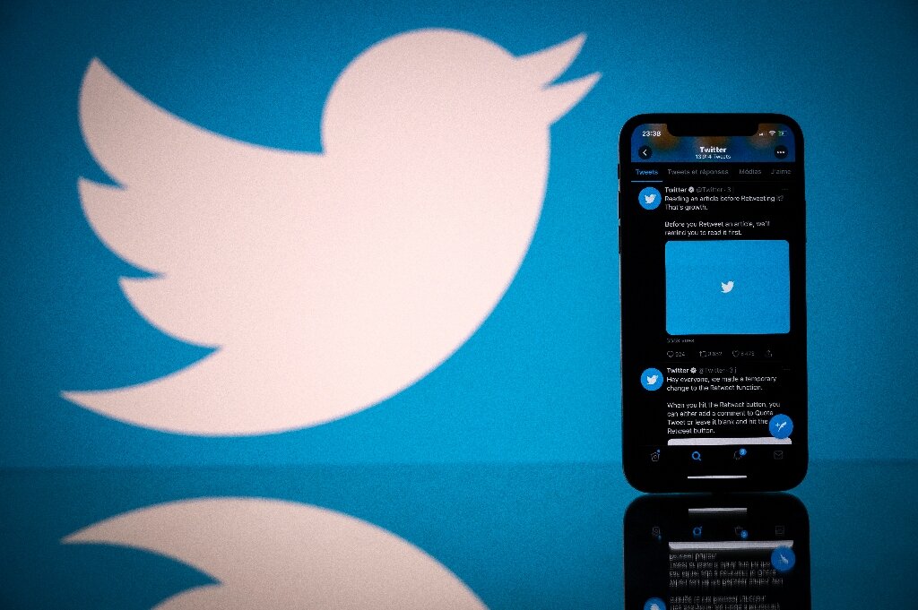 #Twitter bans ads that defy climate change science