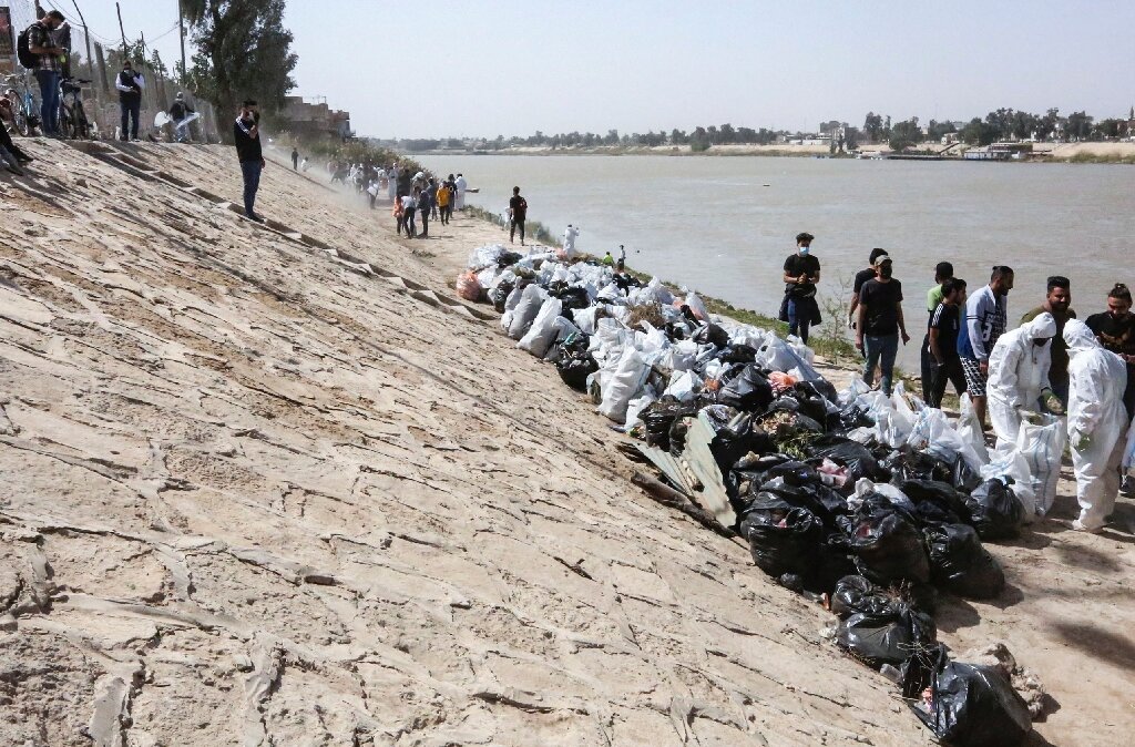 #Iraqis clean up river as first green projects take root