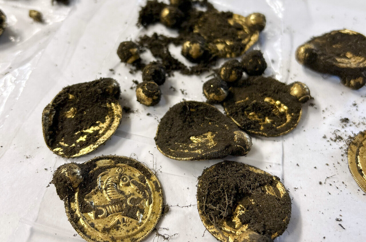 Stunning' cache of gold coins found in Kentucky cornfield