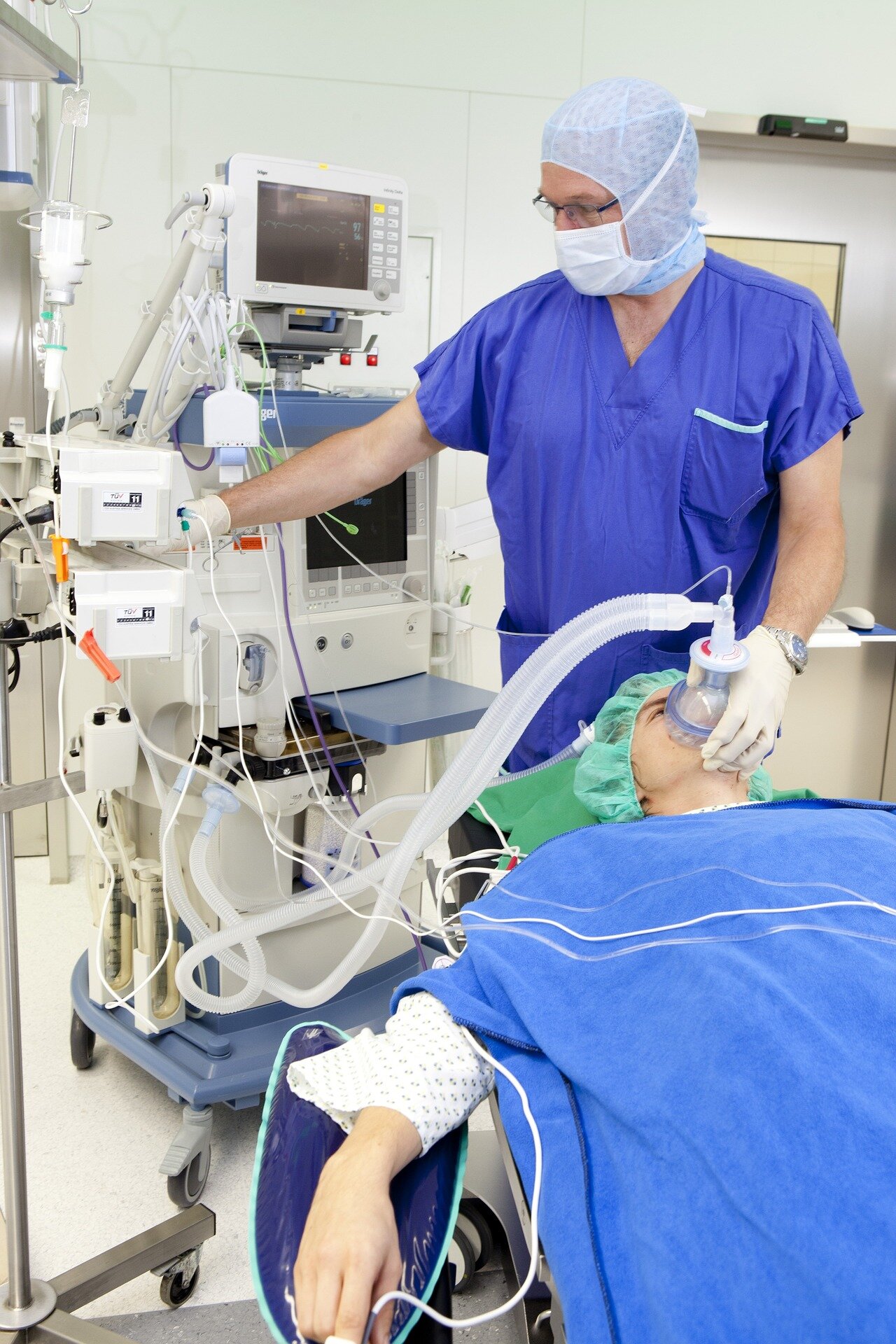 UK analysis shows that 3 in 10,000 patients experience cardiac arrest requiring resuscitation during anesthesia