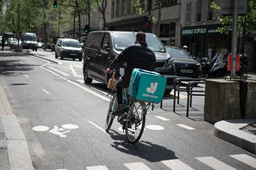 French food delivery gig workers to get minimum wage