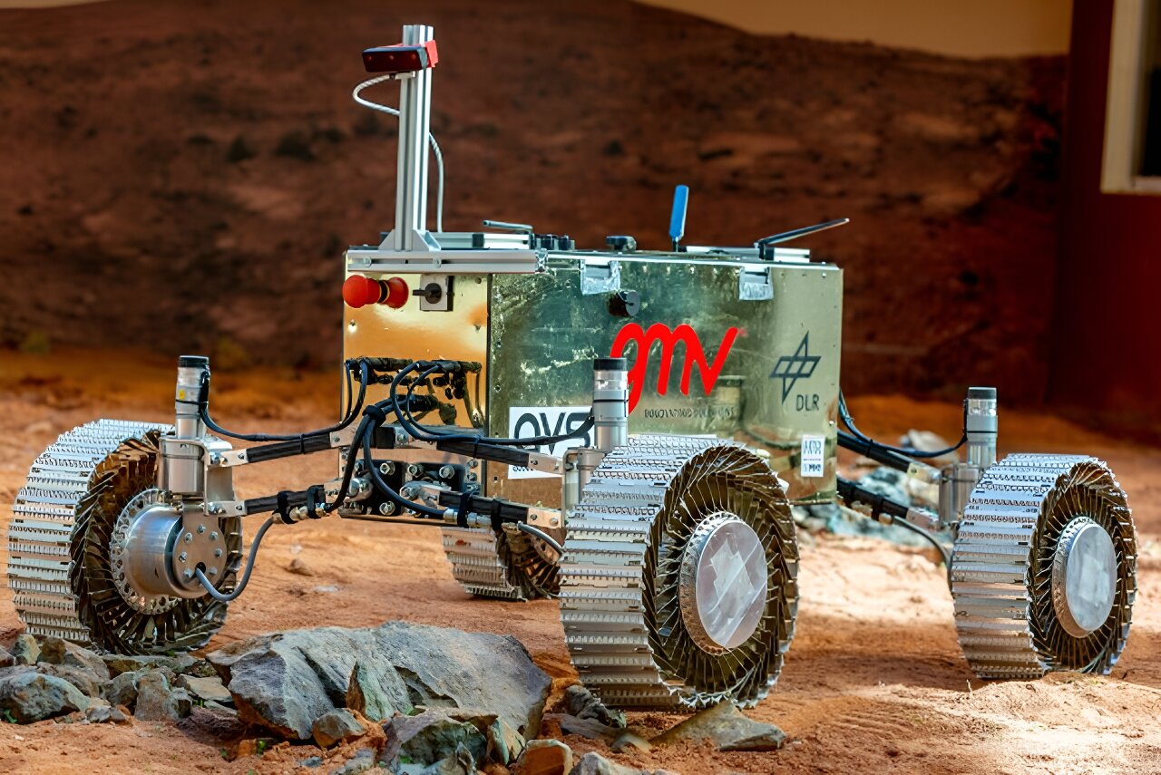 L’ESA teste un rover modulaire polyvalent qui pourrait être un laboratoire scientifique ou un petit bulldozer