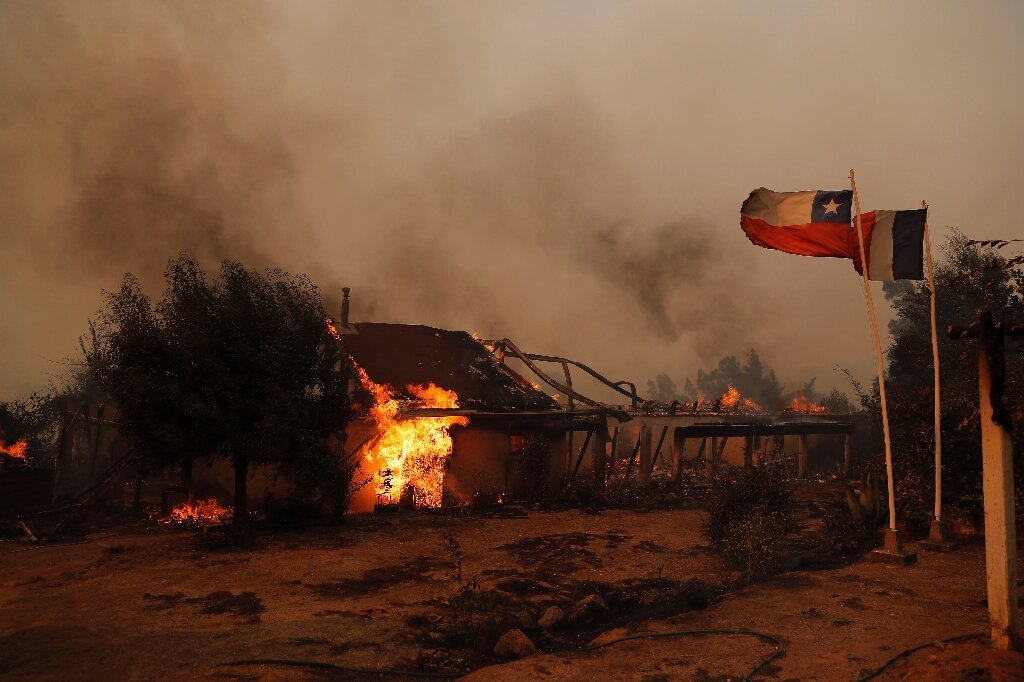 #Thirteen dead as Chile forest fires provoke state of disaster