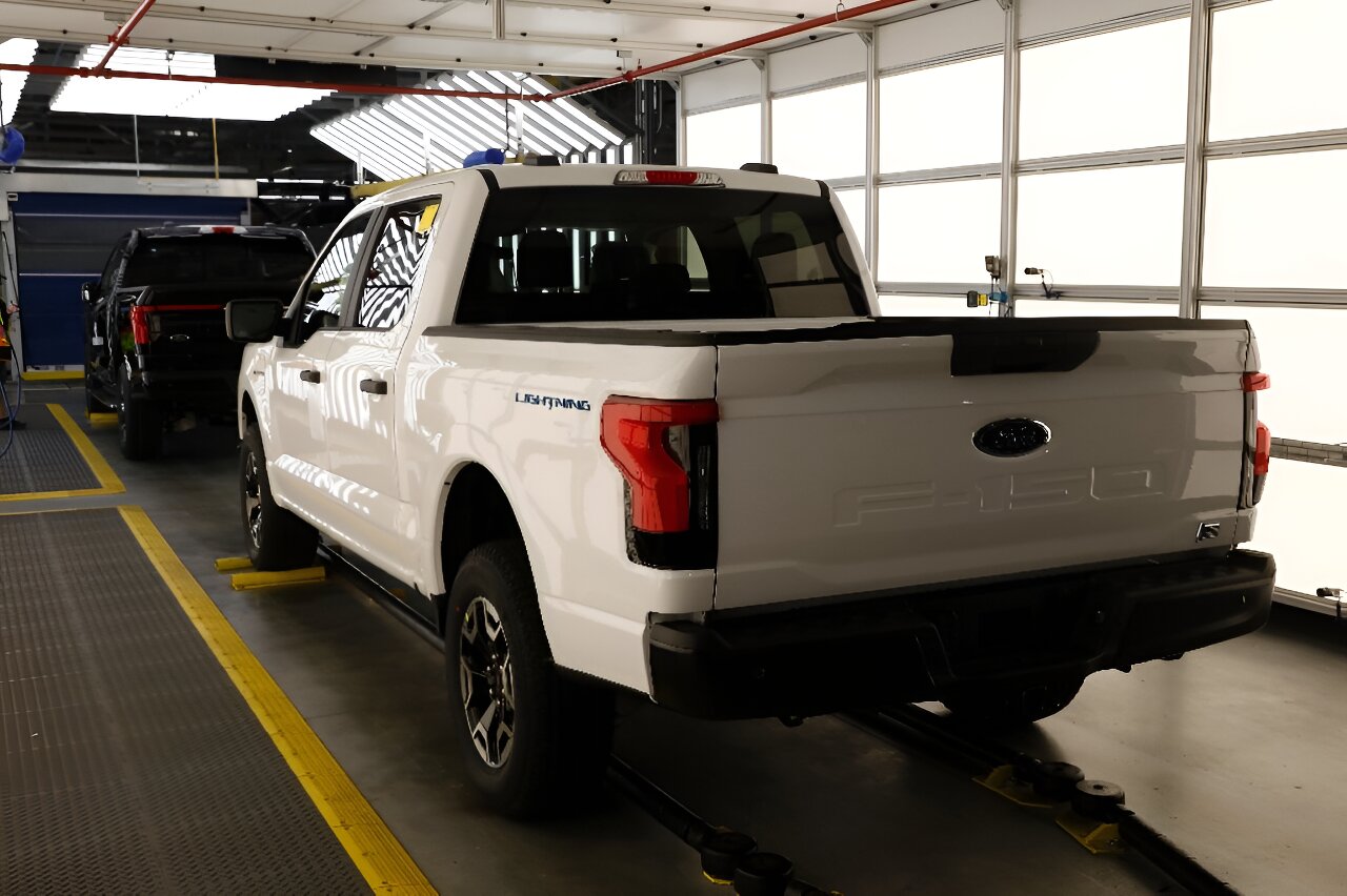 Ford raises 2023 profit outlook but sees bigger EV loss