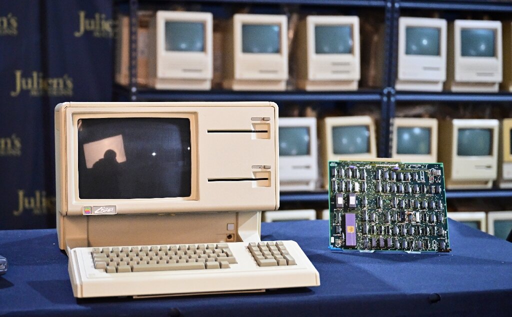 Core collection: Apple archive goes under the hammer