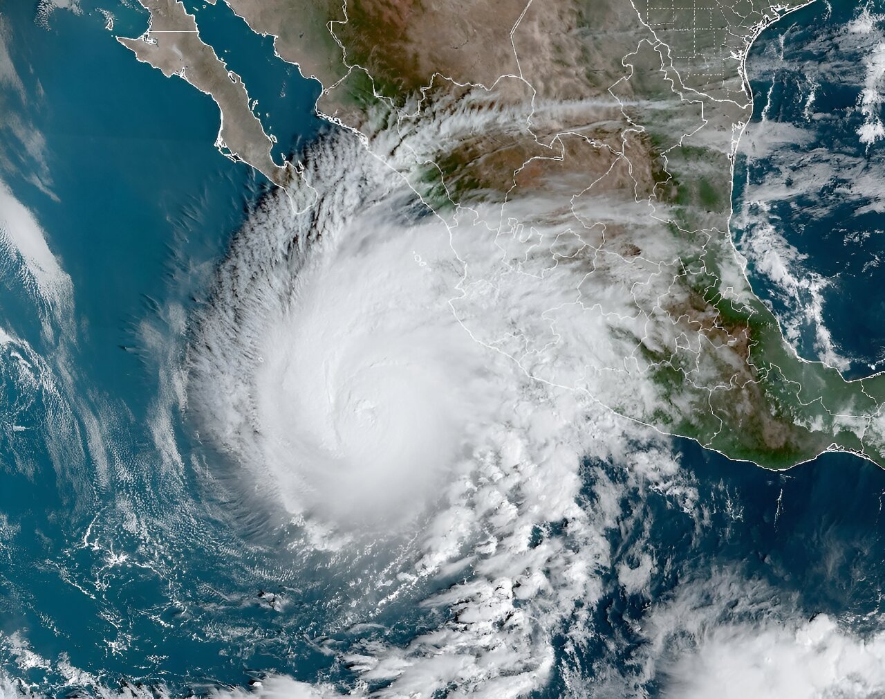 Hurricane Norma strengthens to Category 3 ahead of Mexico landfall