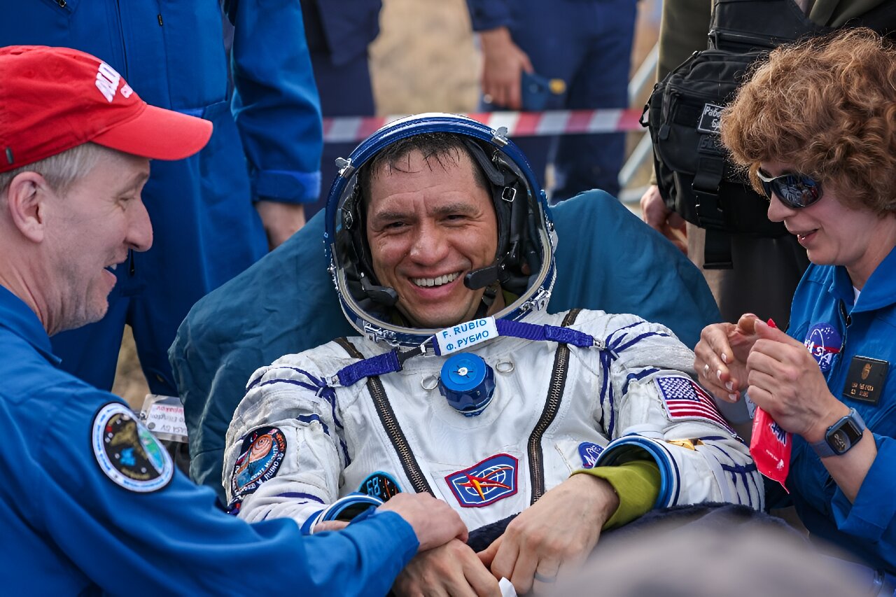 Amerykański astronauta oswaja się z Ziemią po rekordowych 371 dniach w kosmosie