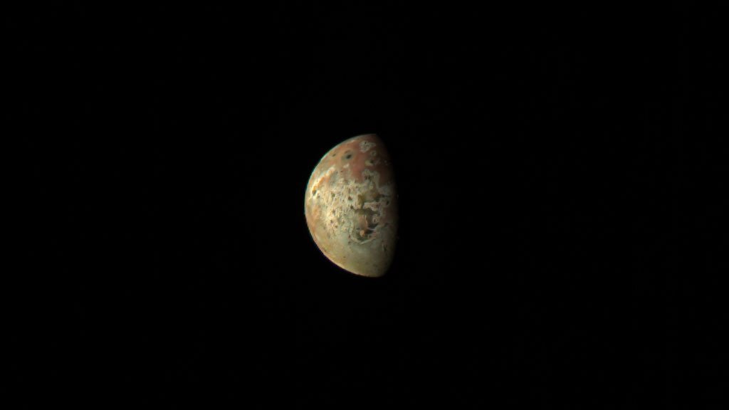 La misión Juno de la NASA se acerca a la luna Io de Júpiter