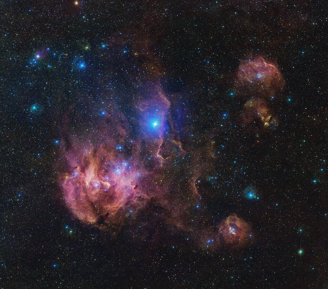 Yeni 1,5 milyar piksellik ESO görüntüsü, Koşan Tavuk Bulutsu'nu benzeri görülmemiş ayrıntılarla gösteriyor