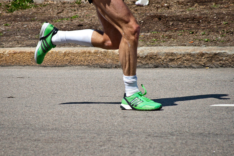 Une nouvelle étude montre comment la course de marathon affecte différents muscles du pied